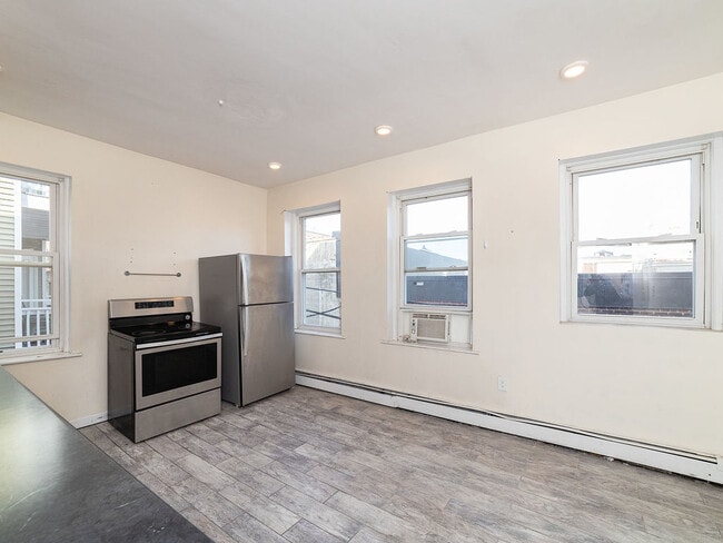 Photo - 25 Chester St Unit 4