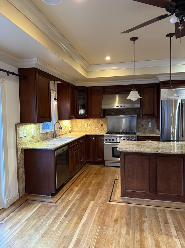 Photo - 1069 Cherry Ave