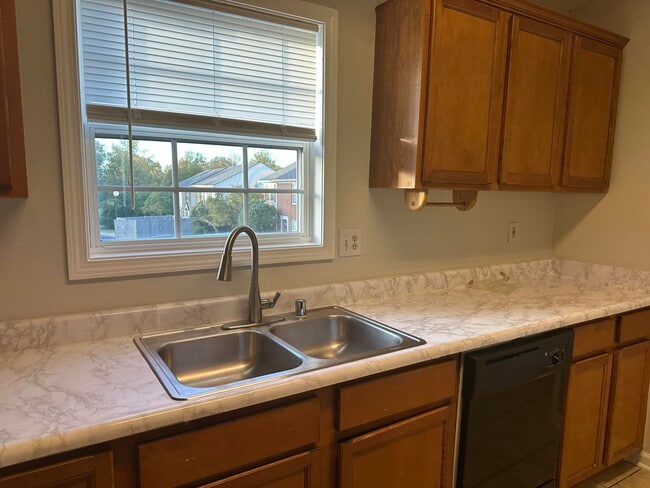 Photo - 1325 Trent Blvd