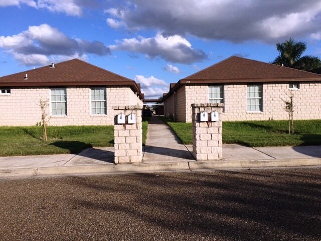 Photo - 718 S O'Hare Dr Apartments Unit B