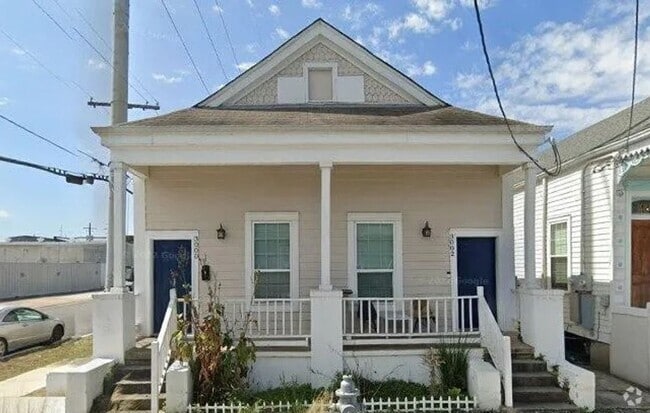 Building Photo - Rental in Bayou St. John Neighborhood Unit 3002 Saint Peter St
