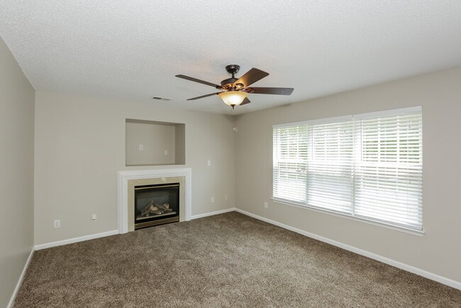 Photo - 2112 Highland Park Dr