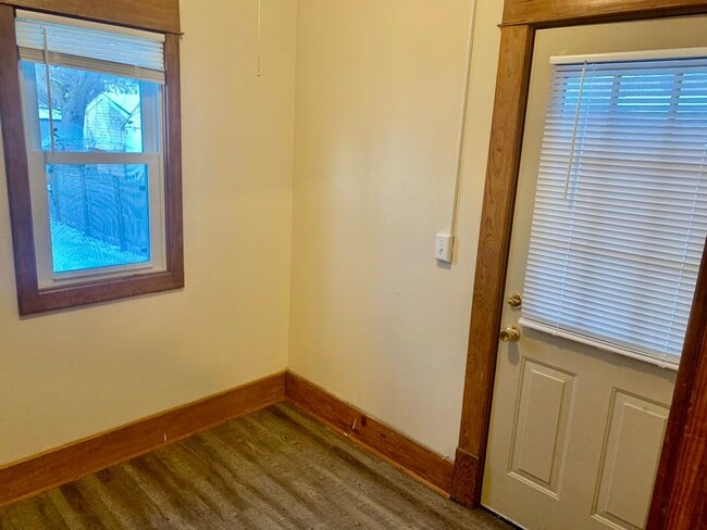 Photo - 4 Bedroom, 1.5 Bath Home – North East Gran...