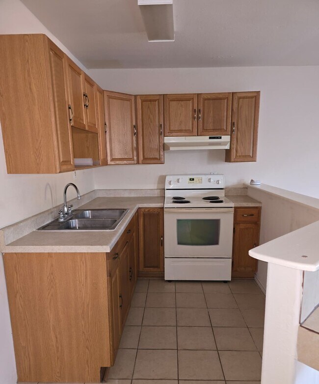 Photo - 351 Altgelt Ave