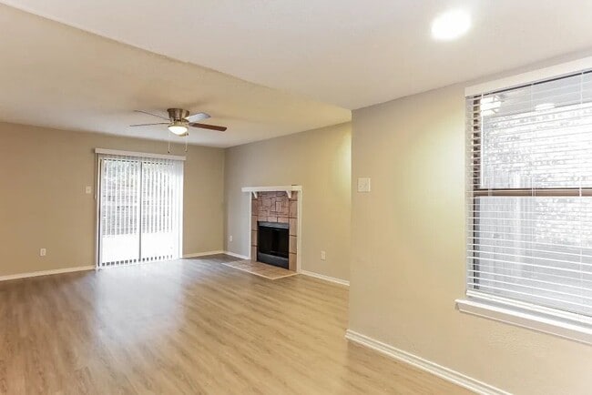 Photo - 1327 High Ridge Dr
