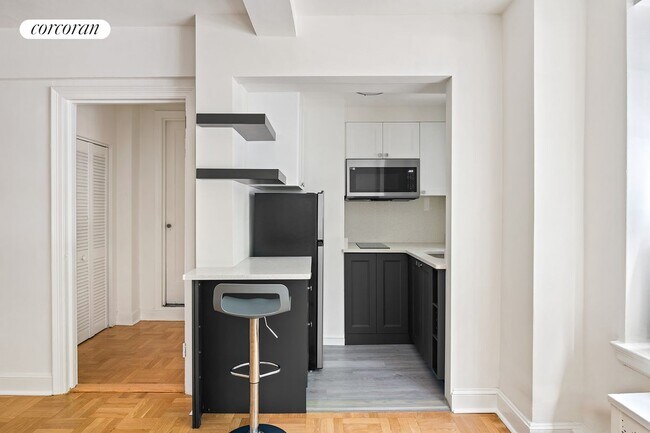 Photo - 140 E 40th St