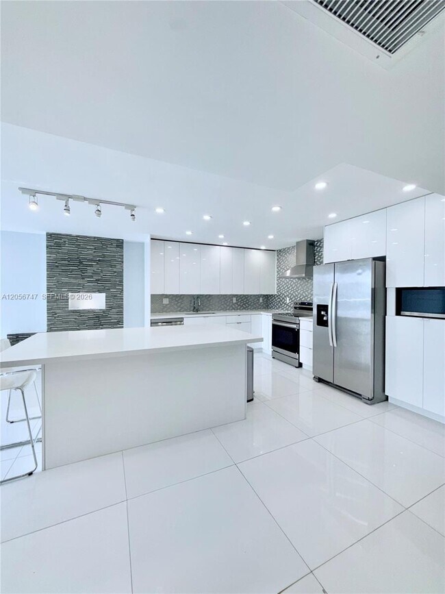 Photo - 19390 Collins Ave Unit 907