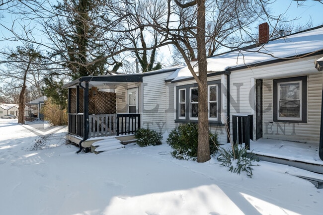 Photo - 4825 E Pine St