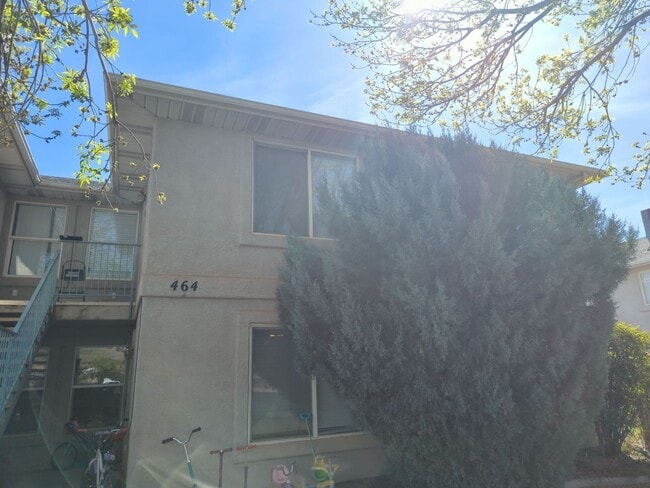 Photo - Conveniently Located 3 Bedroom 2 Bathroom Unit!