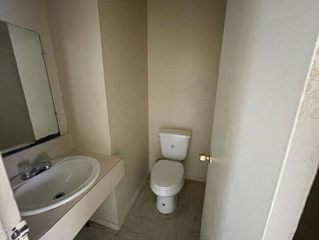 Photo - 712 Sugar Cane Dr