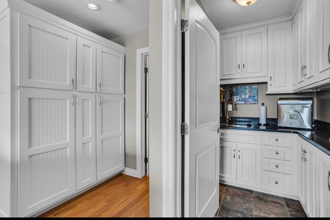 Photo - 325 Highland Dr