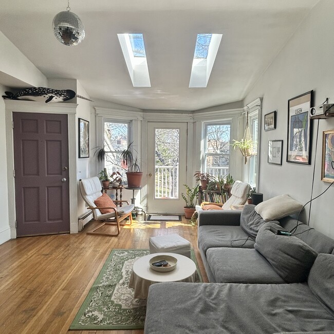 Photo - 8 Selkirk Rd Unit 8