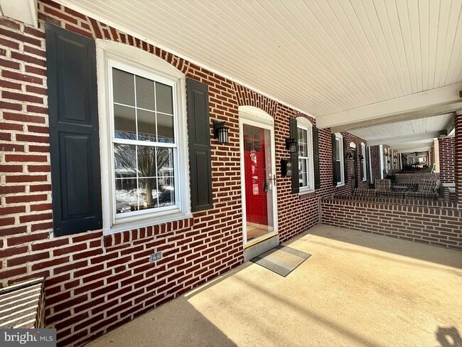 Building Photo - 1401 N Grant Ave