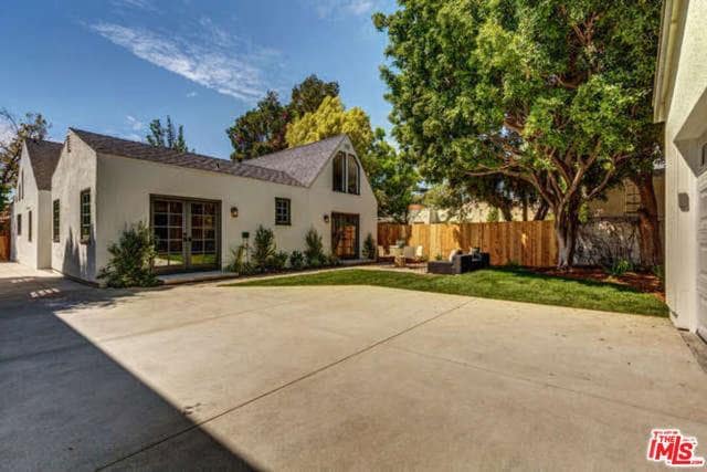 Photo - 6533 Hayes Dr House