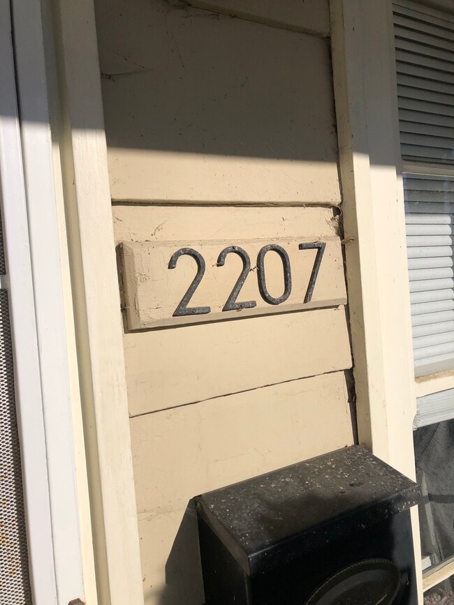 Building Photo - 2207 5th St Unit 2207 5th Street Rental