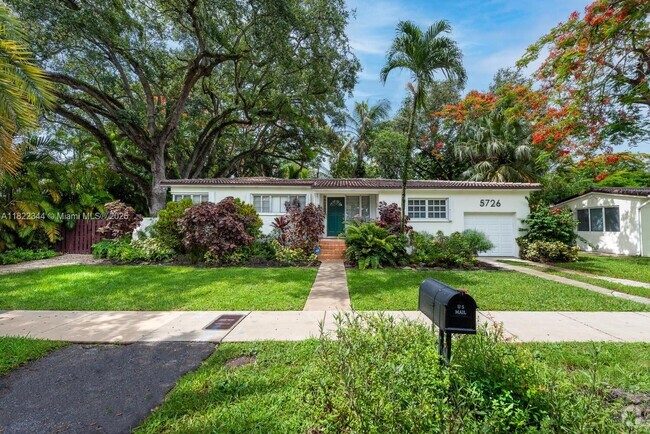 Building Photo - 5726 SW 42nd St Rental