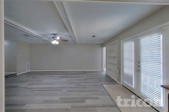 Photo - 3815 Regency Dr