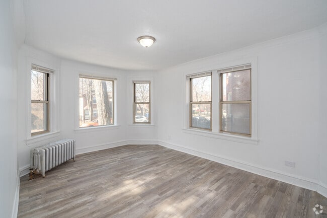 First Floor - 1BR, 1BA - 550SF - Living Room/ Dining Room