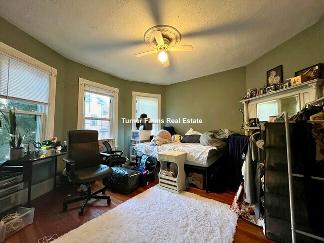 Building Photo - 12 Bucknam St Unit 1