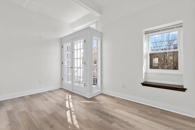 Photo - 972 State St Unit 3