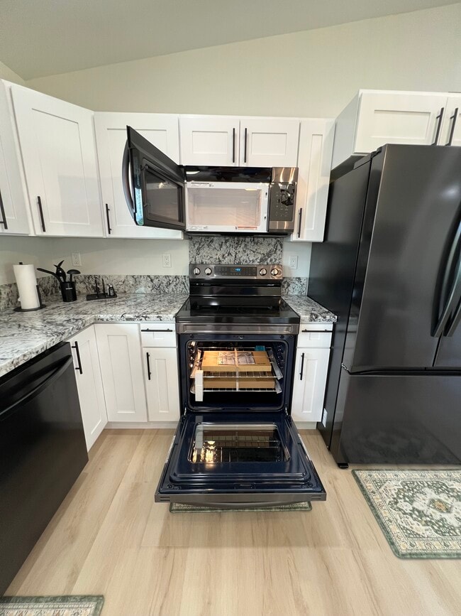 Photo - 16-2144-2144 Treefern Dr