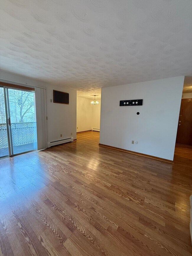 Photo - 490 Burritt St Unit 3