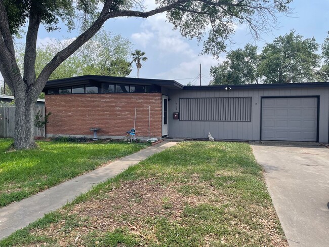 One Block from Texas A&M Kingsville! - One Block from Texas A&M Kingsville! Casa