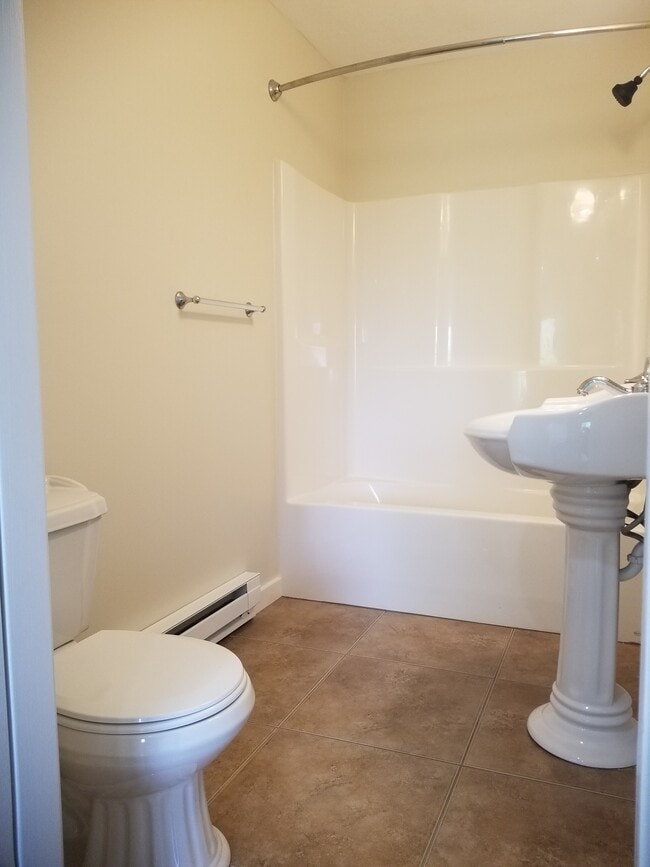 Photo - 1032 S Black Ave Unidad 1032
