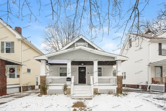 Building Photo - 3579 W 129th St