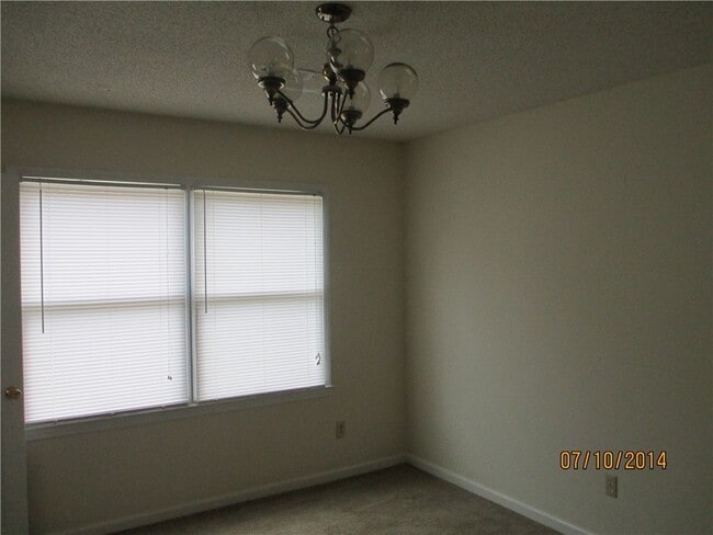 Building Photo - 119 Sloan St Rental
