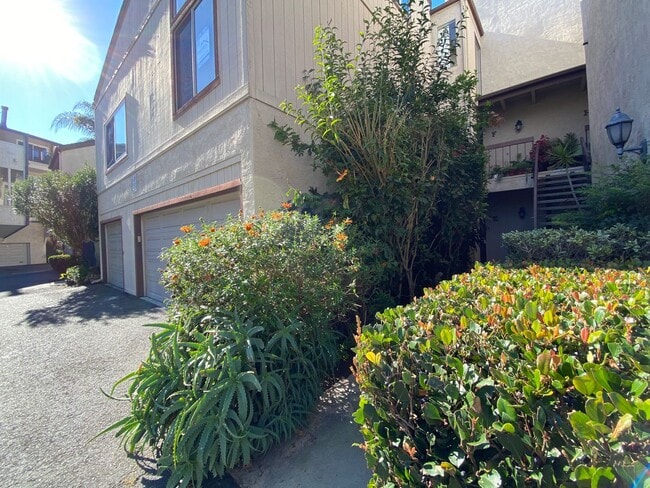 Spacious 2 Bedroom/ 2 Bath in the Highly Desired Tropical Setting of Windsong Cove Community of C... - Spacious 2 Bedroom/ 2 Bath in the Highly Desired Tropical Setting of Windsong Cove Community of C...