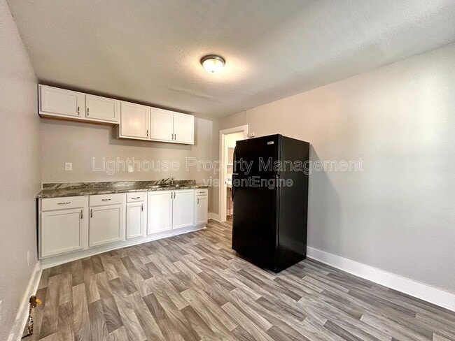 Building Photo - 2825 Sanford St Unit 6