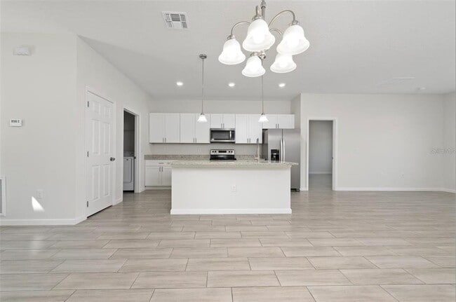 Photo - 719 Martin Ln