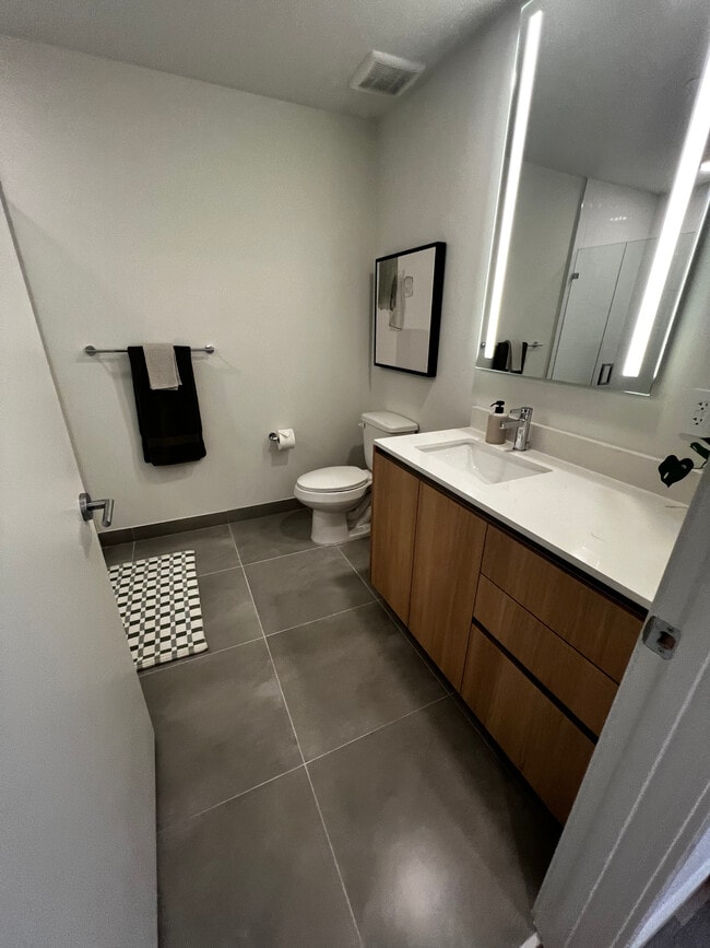 Photo - 81 NW 32nd St Unidad S1