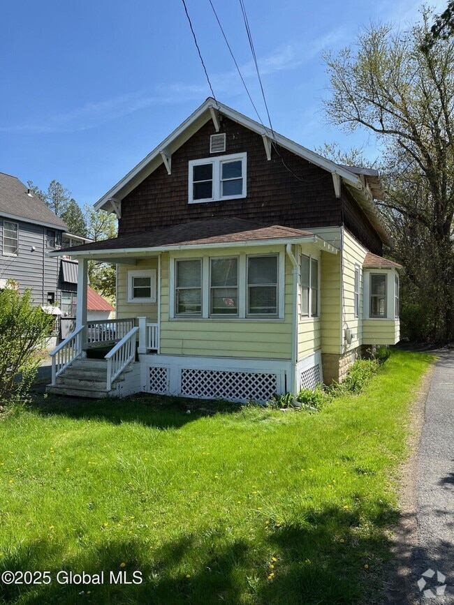 Building Photo - 54 Main Ave Rental