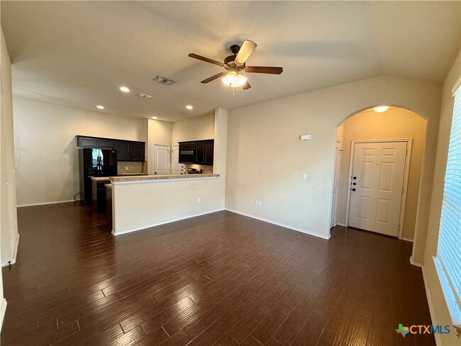 Photo - 685 Creekside Cir