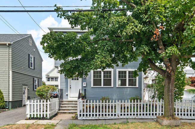 57 Yale St