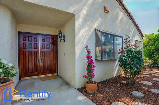 Gated 2bed/2bath home with lots of amenities