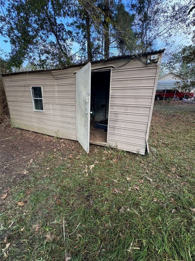 Photo - 905 St Lawrence River Rd