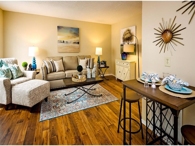 Building Photo - Robinwood Rental