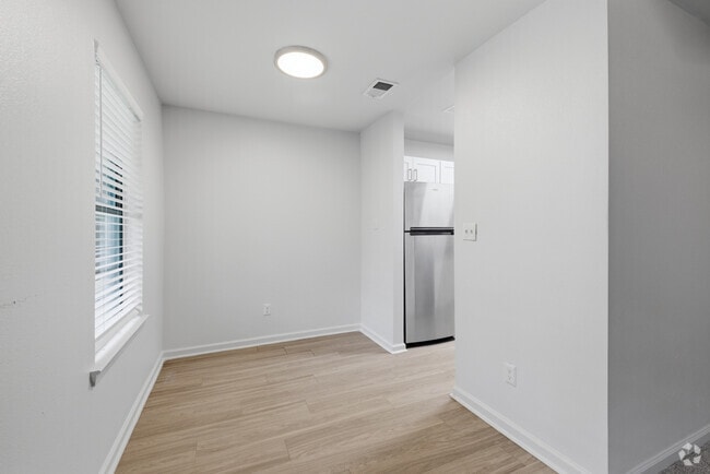 3BR, 2BA - 1,213SF - Dining Room
