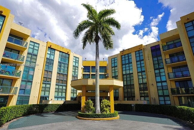 Building Photo - 11750 SW 18th St Unit 514-1