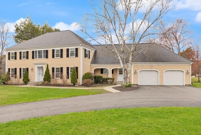 Building Photo - 25 Saddle Club Rd