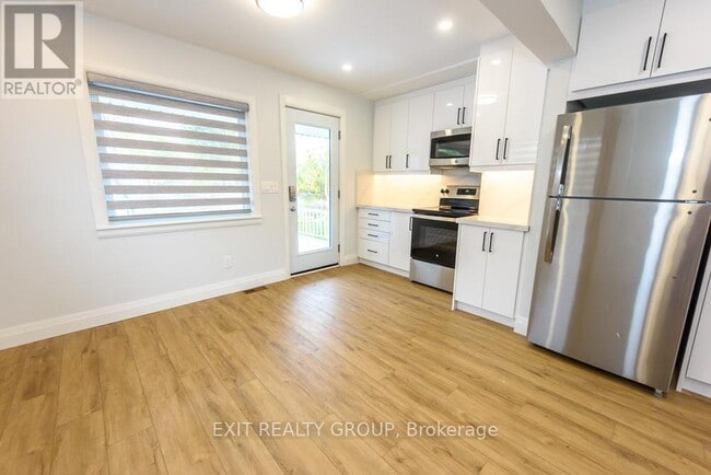 Photo - 250 Ashley St