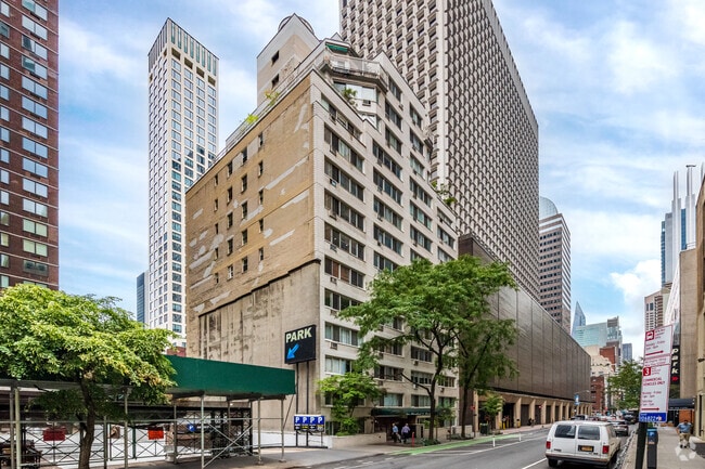 Photo - 240 E 55th St