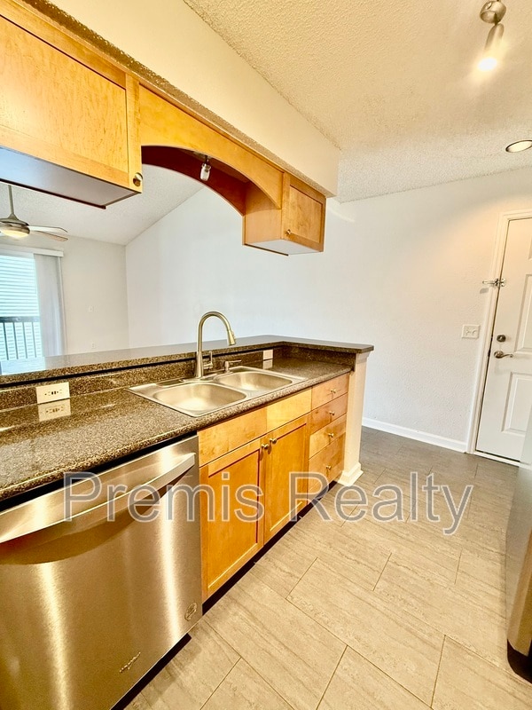 Photo - 2500 Winding Creek Blvd