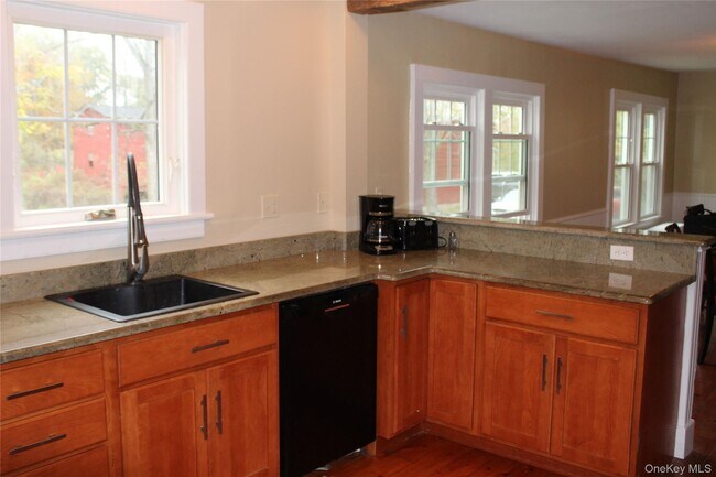Photo - 244 Lippincott Rd