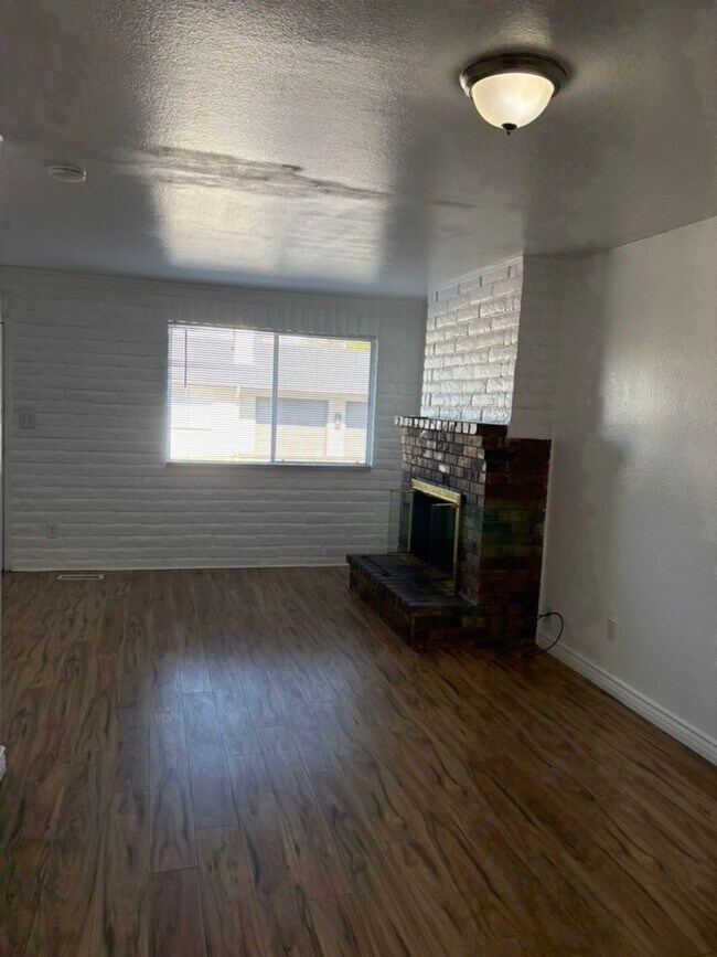 Photo - Cozy 2-Bedroom Duplex for Rent!