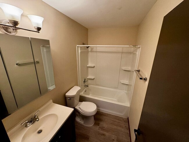 Photo - York Ave Apartments