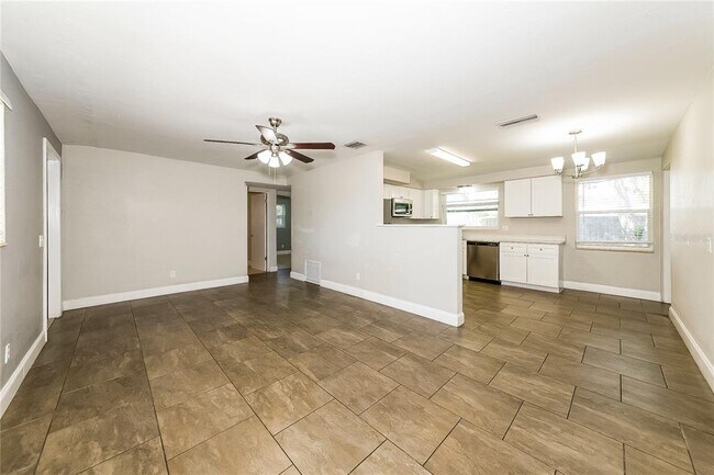 Photo - 5820 21st St W